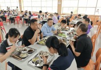 福州：市县两级教育局局长，每月到中小学、幼儿园陪餐不少于一次